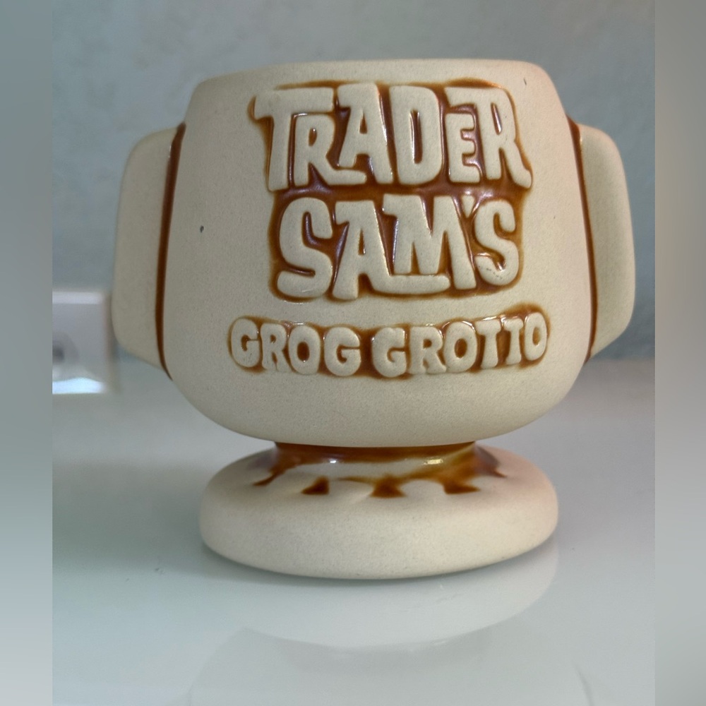 Disney Parks TRADER SAM'S GROG GROTTO HIPPOPOTO Mai Tai TIKI MUG
VGC 3rd Edition - Picture 2 of 10